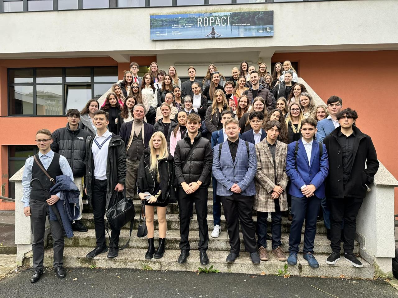 396911716 818966613361103 8007842727660887321 n